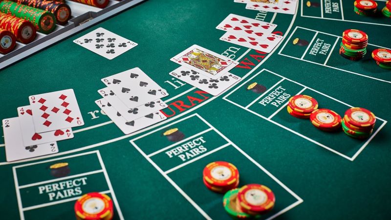 Blackjack là trò chơi luôn thu hút đông đảo mọi người tham gia